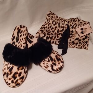Victorias Secret Leopard Print Slippers with Black Fur Trim